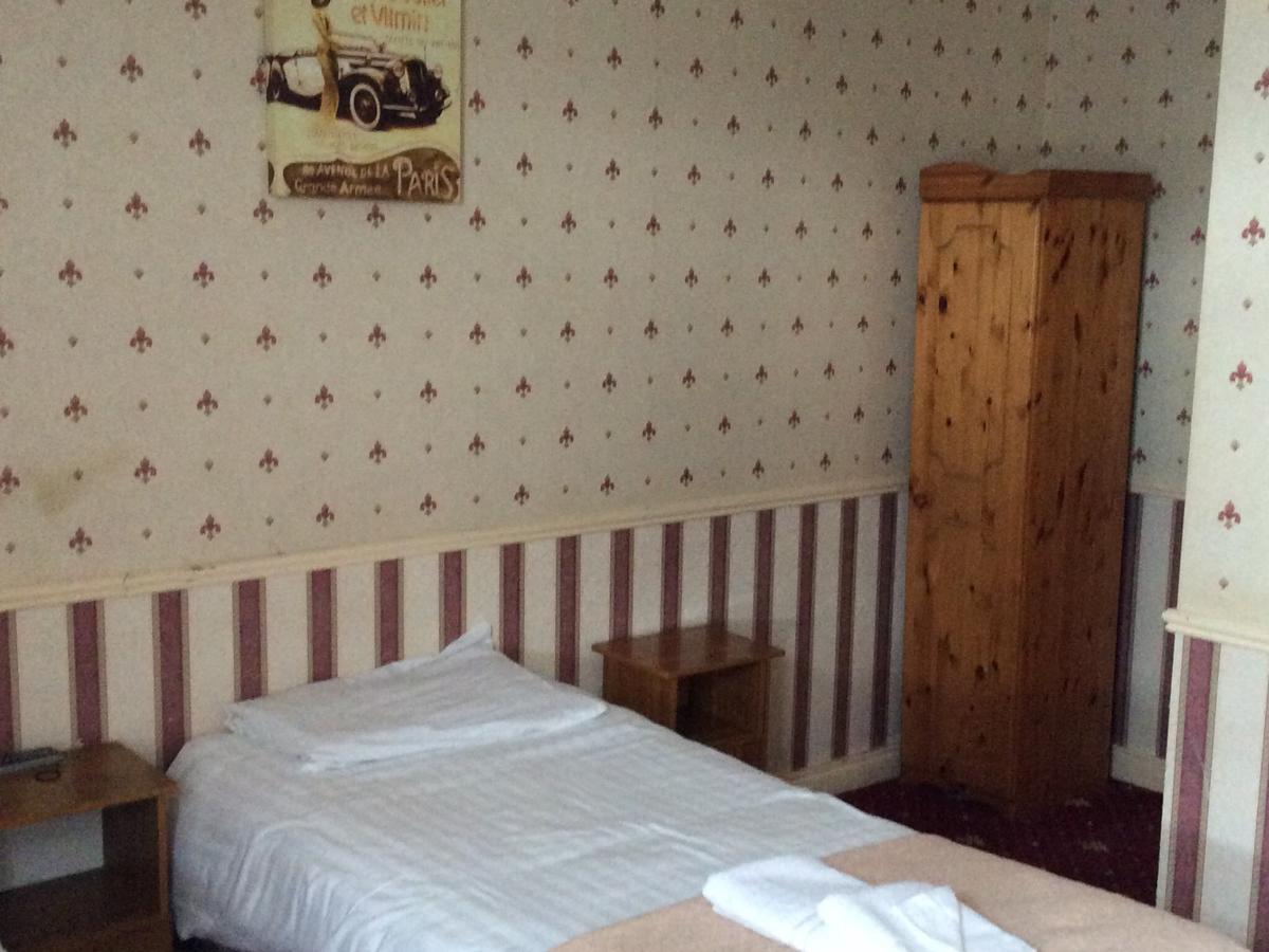 The Royal Hotel Аклоу Экстерьер фото
