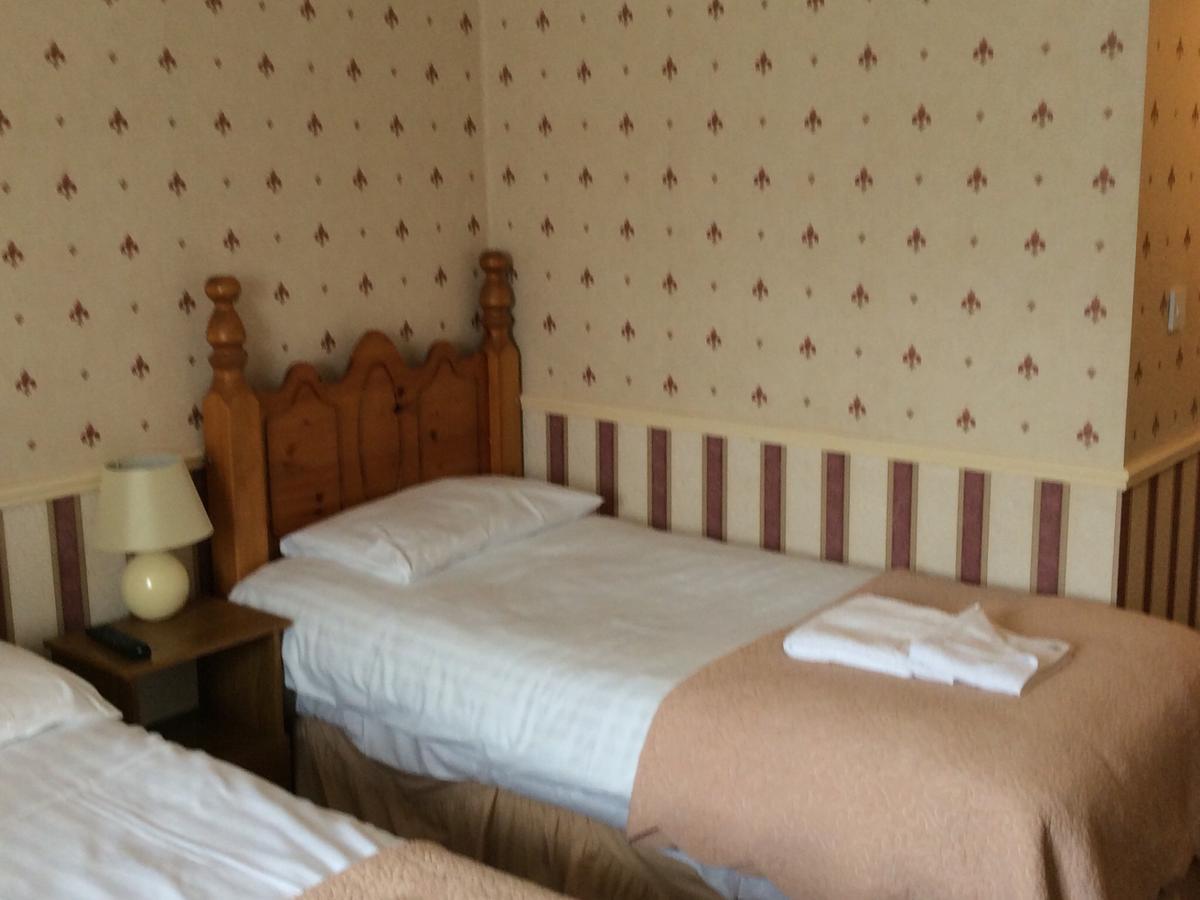 The Royal Hotel Аклоу Экстерьер фото